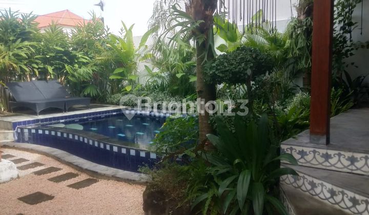 VILLA DI PERERENAN YANG PAKING STRATEGIS