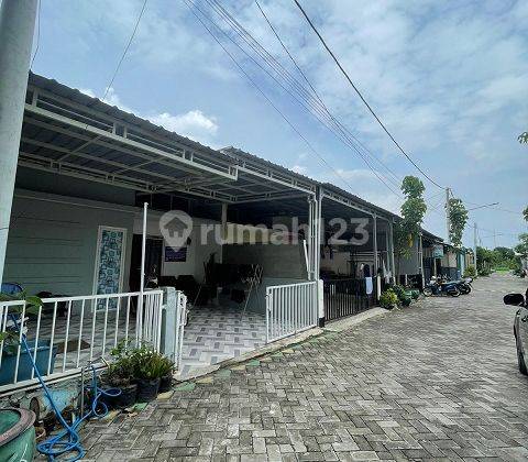 RUMAH DE NAILA VILLAGE GRESIK 42593 1