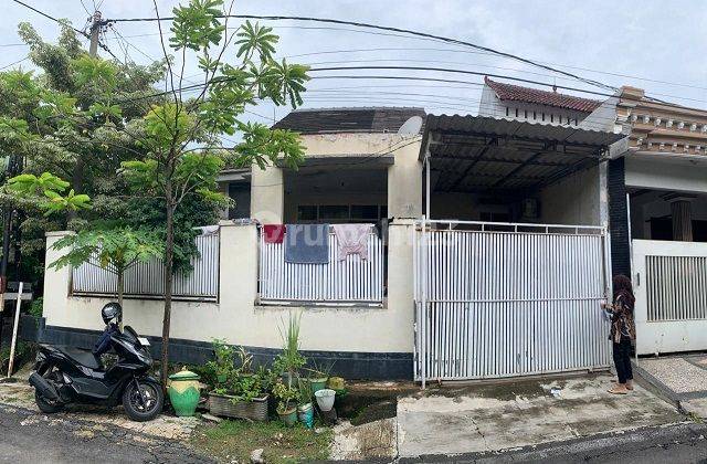 RUMAH INTAN GRESIK 40158 1