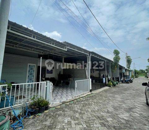 RUMAH DE NAILA VILLAGE GRESIK 42593 2