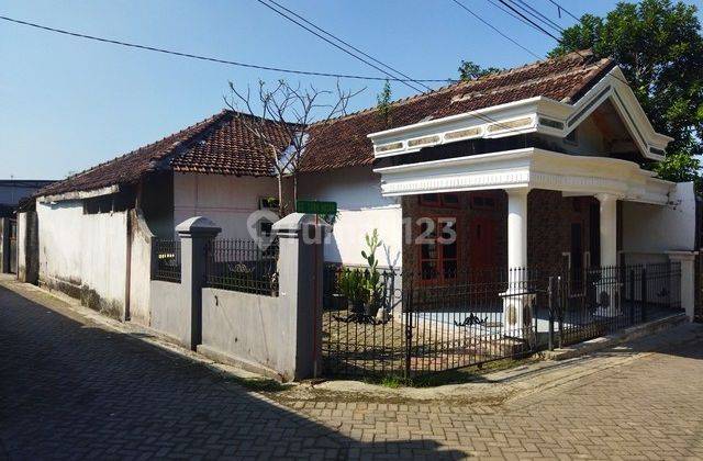 RUMAH GEBANG JEMBER 89615 1