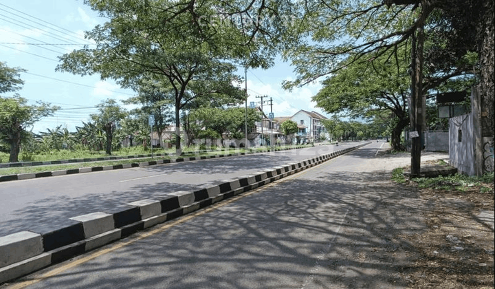 Shop House on the Edge of South Ring Road, Only 700M to UAD Campus 4 2