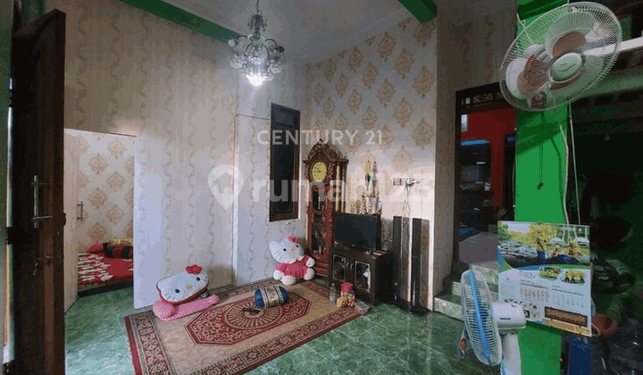 Comfortable 3-Storey Boarding House Suitable for Living and Business 2