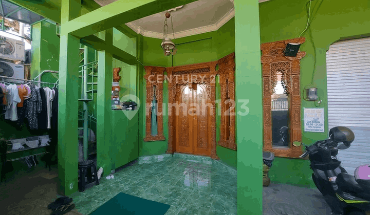 Comfortable 3-Storey Boarding House Suitable for Living and Business