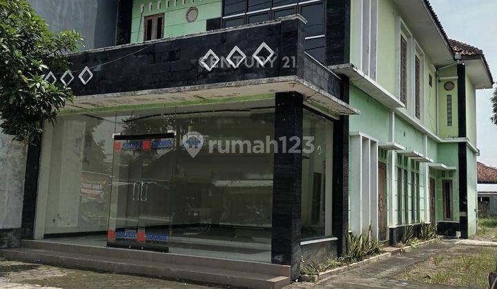 Ruko 2 Lantai Luas Dan Nyaman Sangat Cocok Dipakai Untuk Usaha 1