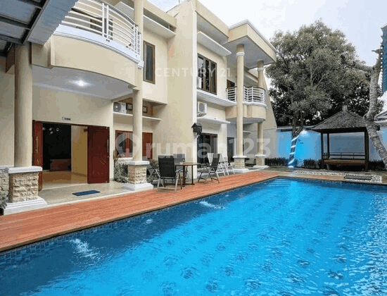 Villa 7 Kamar Siap Operasional Pasti Untung Dekat Kampus