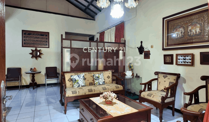 Rumah 200M2 Dg Halaman Luas di Ngaglik 100M ke Jalan Kaliurang 2