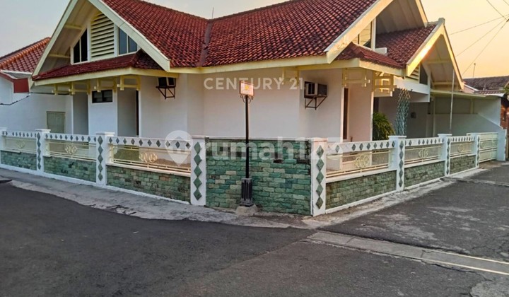 5-Bedroom House in Surakarta Near Solo Grand Mall for Residence or Boarding