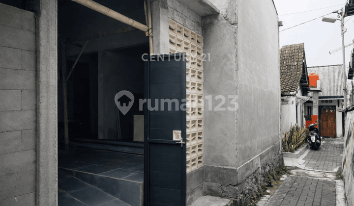 Guest House Under Construction Near Malioboro, Suitable for Backpackers