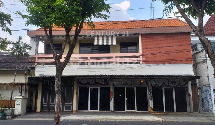 2-Story Shophouse Near Malioboro Suitable for Yogyakarta Souvenir Shop