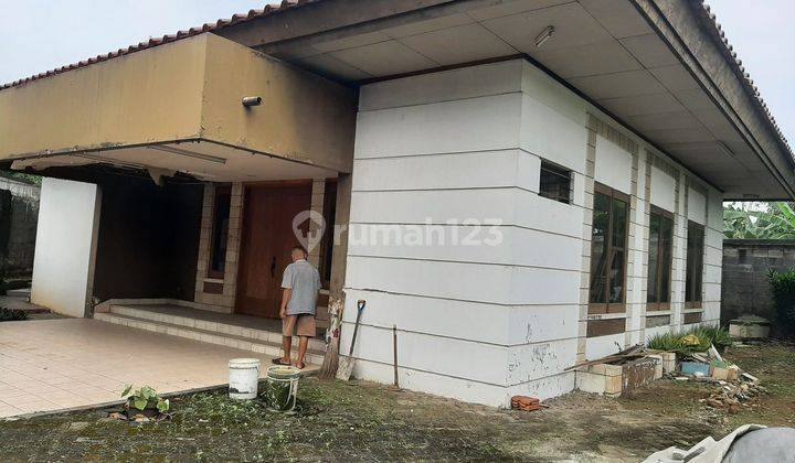 Rumah besar di Lokasi strategis 1