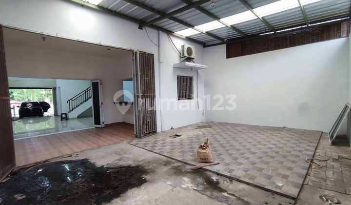 For Sale 2-Story Shop House with Canopy in Lippo Karawaci, Tangerang 2