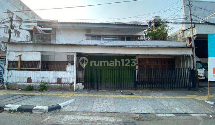 Rumah Di Pinggir Jalan Raya Di Jelambar Grogol 1