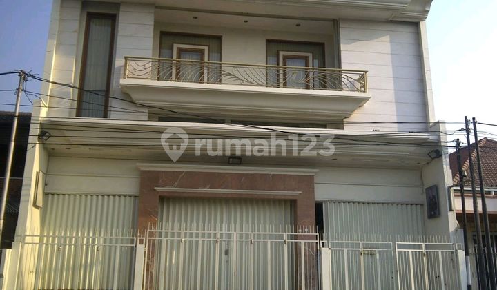 Ruang Usaha / Kantor/ Rumah Bagus Siap.huni Pinggir Jalan Raya  1