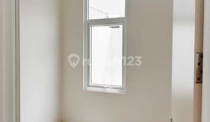 Rumah Strategis Siap Pakai Premium Siap Huni di Mutiara Arteri 2