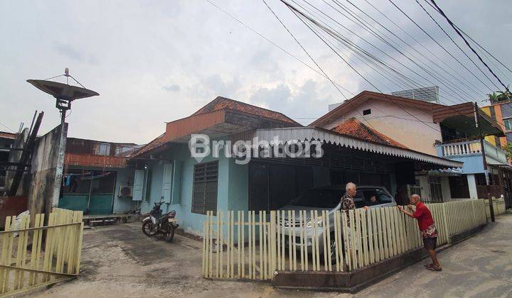 RUMAH AREA LAPANGAN HATTA HARGA HITUNG TANAH LOKASI STRATEGIS BONUS BANGUNAN. 1