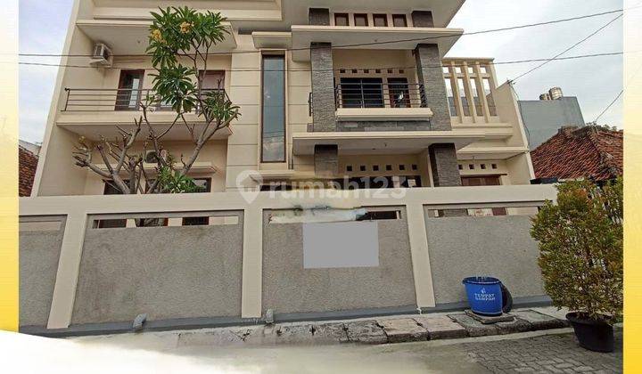 Rumah Di Semarang Tengah, Semarang 2 Lantai Shm Di Jual Bagus  1