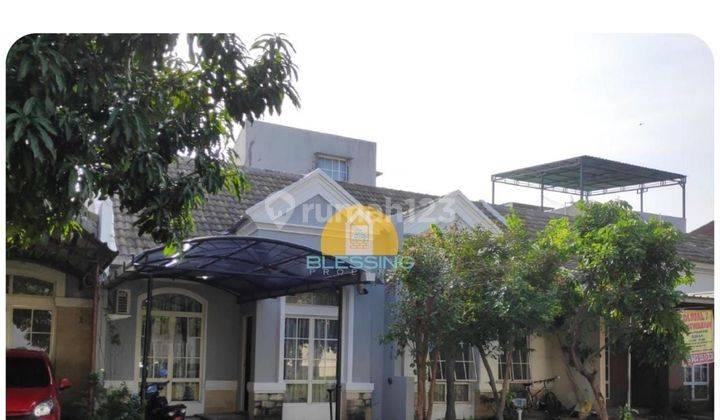 Rumah di Jalan Graha Padma, Semarang 2 Lantai SHM Barat 1