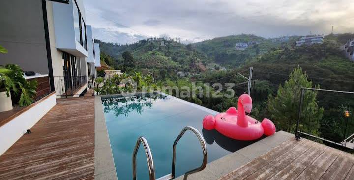 Vila Mewah Plus Private Pool di Kawasan Premium Dago
