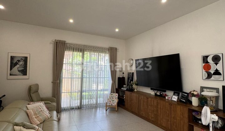 Semi-Furnished Minimalist House in Turangga, Ready to Move In! 2