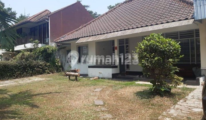 Rumah Klasik Terawat Hegarmanah Ciumbuleuit