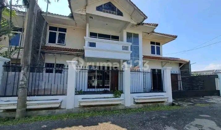 Dijual Rumah Bangunan Kokoh Di Dekat Batununggal