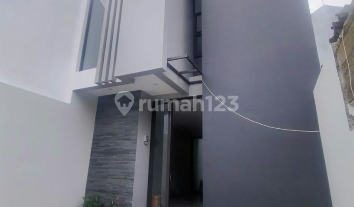Rumah Baru Semi Furnished Sayap Batununggal Indah