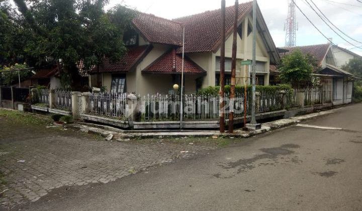 Rumah Klasik Terawat Hook Area Turangga Bandung Kota