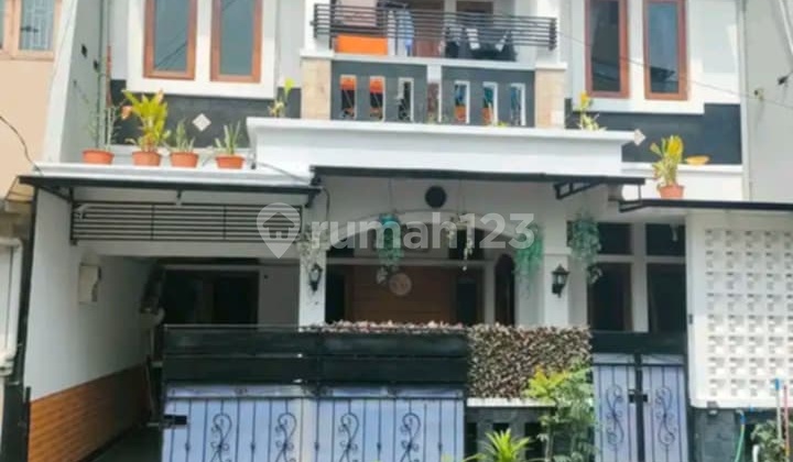 Rumah 3 Lantai Belakang Mim Margahayu Raya