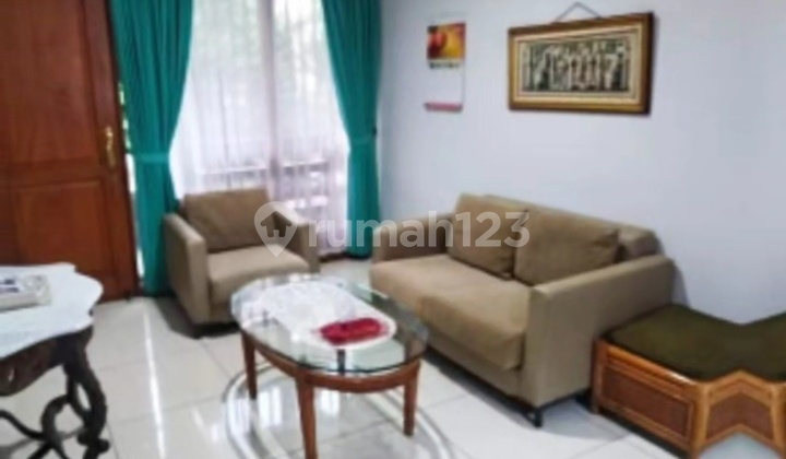 Rumah di Komplek Elit Setra Duta, Bandung 2