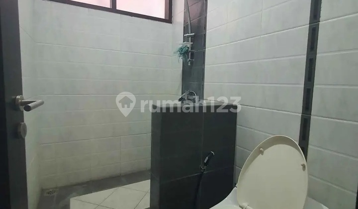 Dijual Rumah Mewah di Mekarwangi Singgasana 2