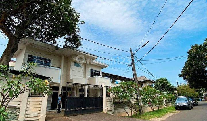 Rumah Mewah Dua Lantai Cibubur Jakarta Timur  2