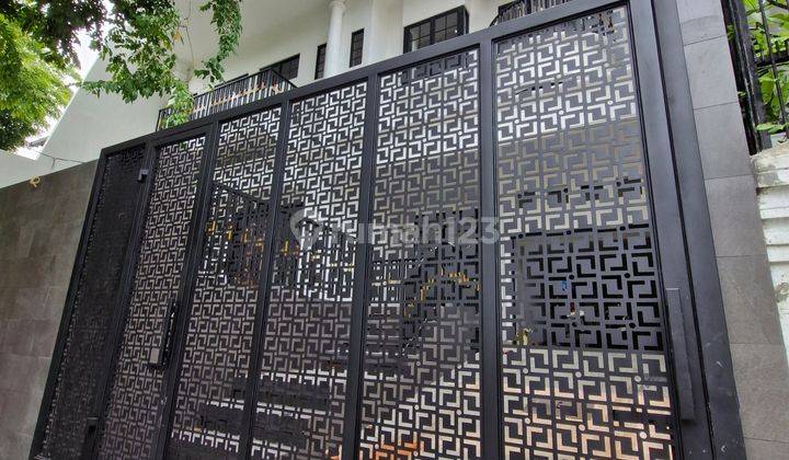 Rumah Tiga Lantai Di Tomang Jakarta Barat 2