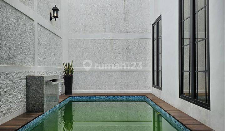 Rumah Mewah Full Renovasi Di Bintaro Sektor 9, Harga Spesial! 2