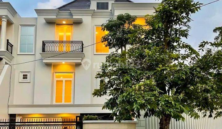 Rumah 2 Lantai Kebayoran Baru Jakarta Selatan 1