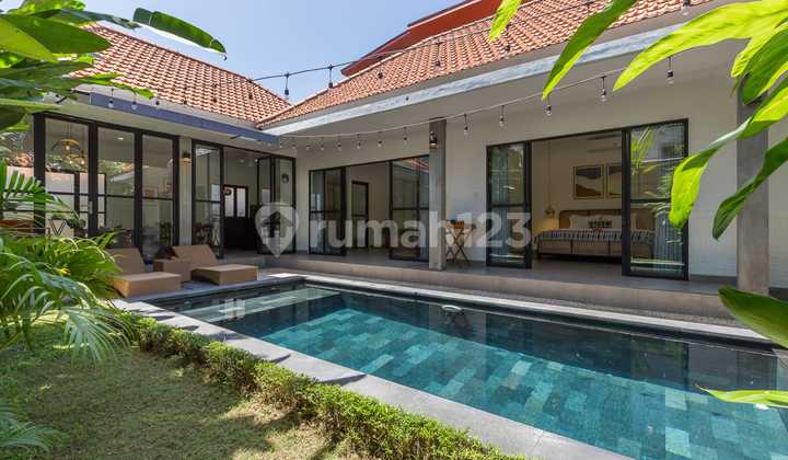 Beautiful fully serviced and fully furnished 2 bedroom luxury villa in Umalas (Bumbak) on a quiet street with no construction