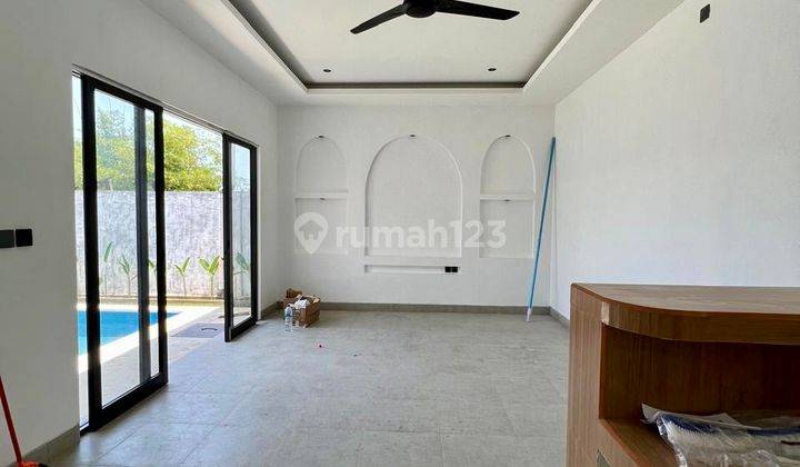 New Unfurnished 2 Bedroom Villa In Umalas With A Fully Enclosed Kitchen living Room For Longterm Rental 2