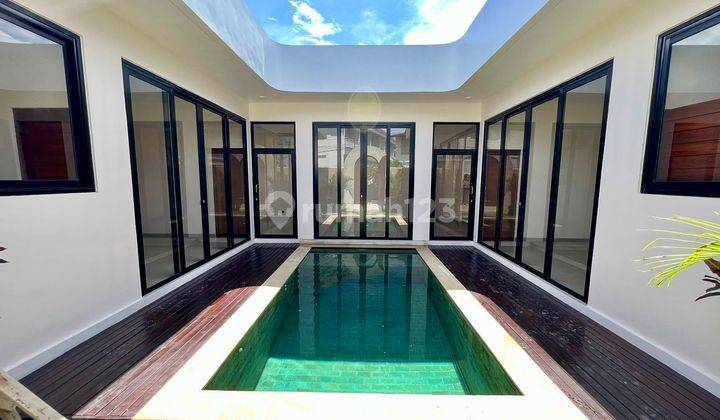 Brand New Modern 2 Bedroom Villa With A Fully Enclosed Spacious Living Room With Both Bedrooms Inside Connected In Central Pererenan Just 5 Minutes To Pererenan Beach For Longterm Rent 1