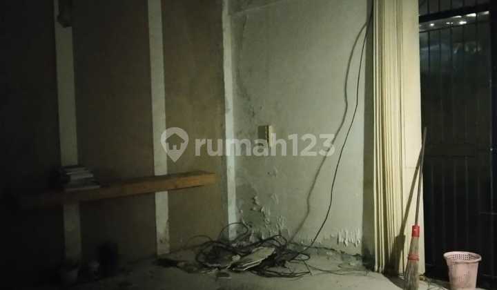 Ruko Strategis Tengah Kota Siap Pakai di Jalan Pandanaran 2