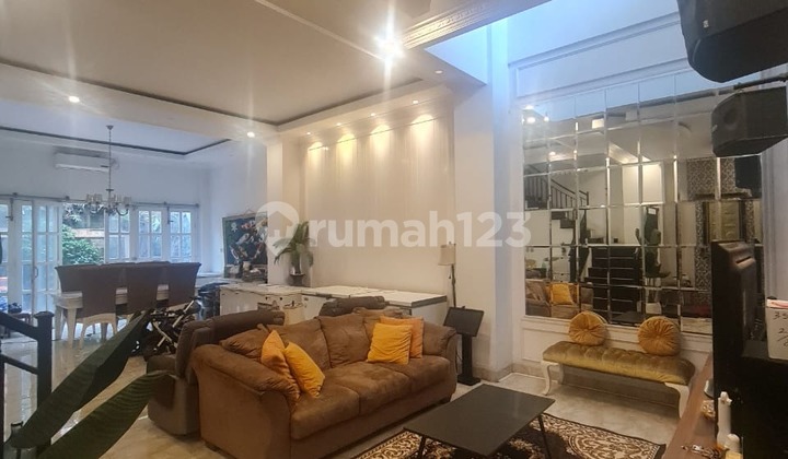 Hot Deal! Rumah Full Furnished Premium di Panembahan Senopati 1