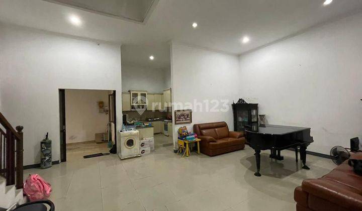 Disewakan Rumah & Commercial Space di Jl. D.I Panjaitan 2