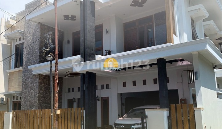 Rumah Mewah 2 Lantai Strategis di Jalan Sugriwo 1