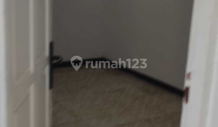 Nice House Ready to Occupy, Strategic Location on South Seteran Street Nice House Ready to Occupy, Strategic Location on South Seteran Street