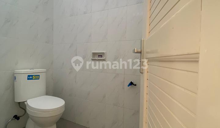 Jual Rumah Siap Huni Di Daerah Pusat Kuliner, Dekat Dengan Pusat Perbelanjaan, Stasiun, Bandara,  2