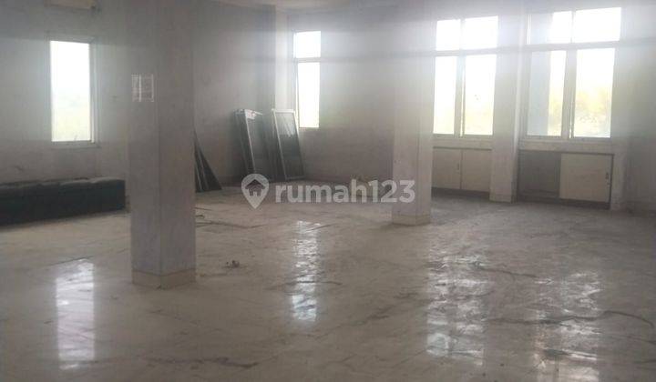 Disewakan Ruko 3 Lt Di Daerah Pleburan 1
