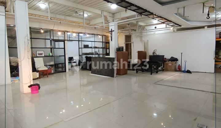 Sewa Tempat Usaha Luas Cocok Pilates, Online Shop, Kantor, Butik Lokasi Strategis Siap Usaha (lantai 2 Dan 3) 2