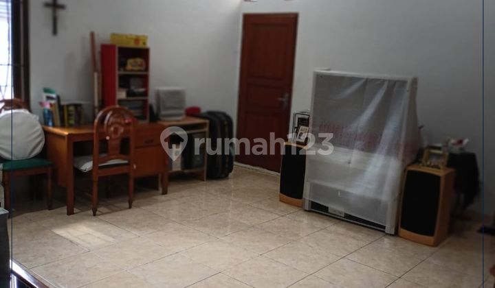 Luxury Cheap Tomang House for Sale Ready to Live Comfortable 2