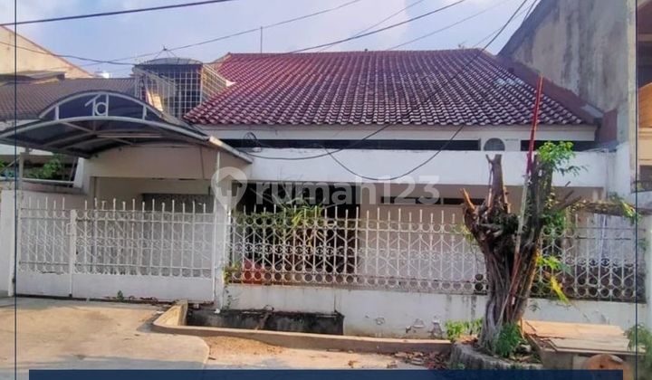 For Rent: Tanjung Duren House with Pavilion on Main Road, Strategic Location For Rent: Tanjung Duren House with Pavilion on Main Road, Strategic Location