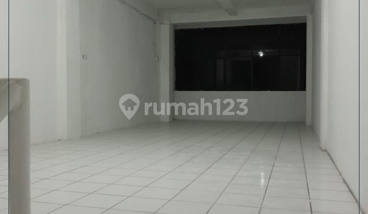 For Rent / Sale of Ready-to-Use Petojo Shop House in a Strategic Location 2