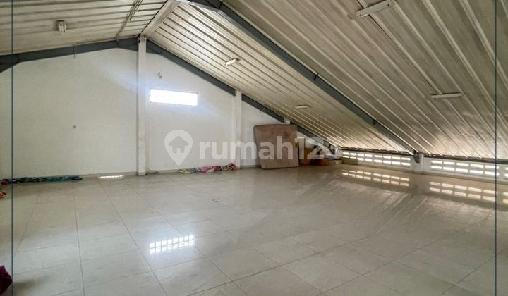 Warehouse & Office Rent in Tomang Strategic Location Ready to Move In